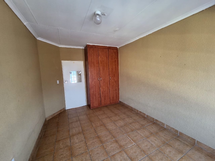 To Let 3 Bedroom Property for Rent in Geelhoutpark North West